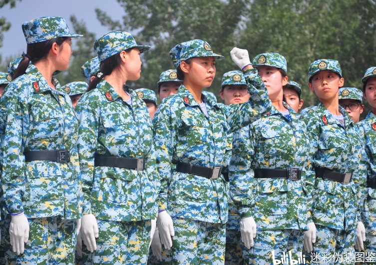 軍訓(xùn)服，時尚與功能的完美結(jié)合，軍訓(xùn)服，時尚與功能交融的完美典范