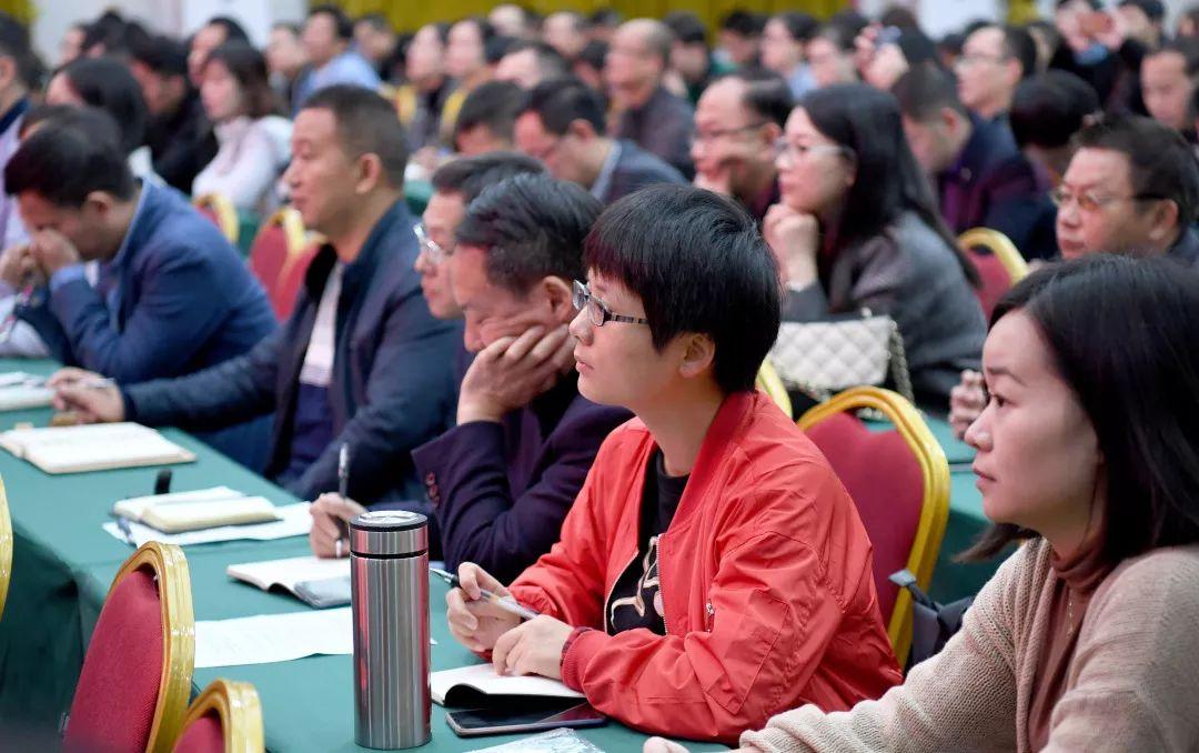 新聞報刊最新一期，深度解讀熱點事件，掌握最新資訊動向，新聞熱點深度解讀，掌握最新資訊動向