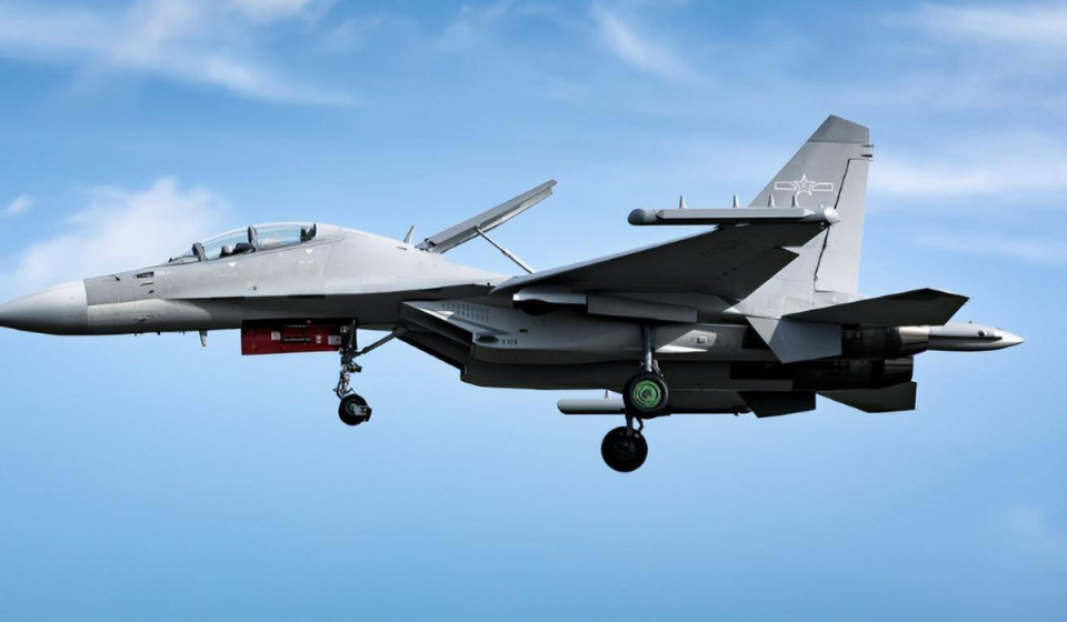 殲-16，中國航空工業(yè)的杰出代表，揭秘其屬于第幾代戰(zhàn)機(jī)，揭秘殲-16，中國航空工業(yè)杰出代表，究竟屬于第幾代戰(zhàn)機(jī)？