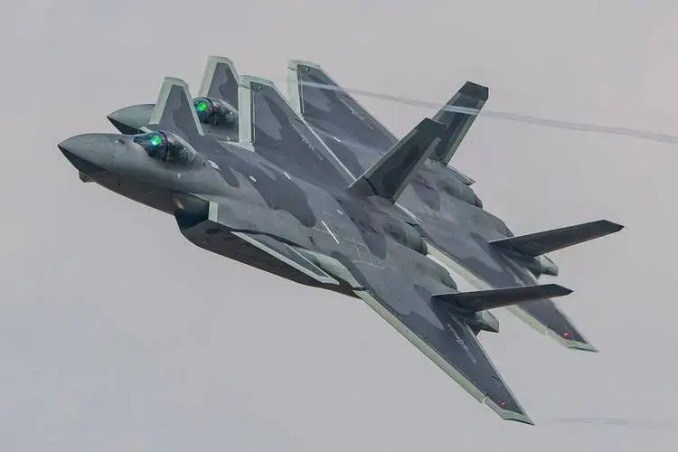 殲-20戰(zhàn)斗機(jī)簡筆畫教程與解析，殲-20戰(zhàn)斗機(jī)簡筆畫教程詳解及解析