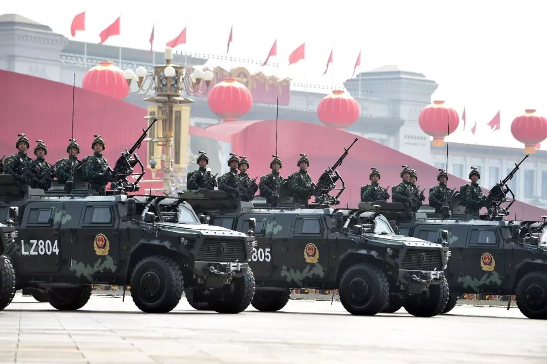 震撼人心的時刻，慶祝盛大節(jié)日的70大閱兵視頻完整版回顧，「盛大節(jié)日慶典，70大閱兵視頻回顧，震撼人心時刻全記錄」