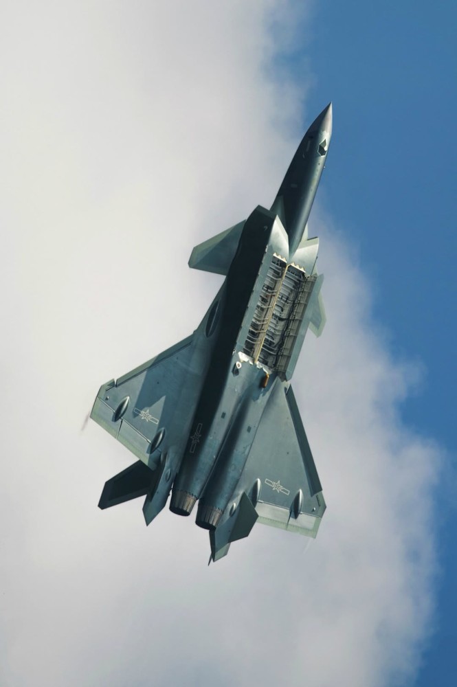 揭秘殲-20高清圖片，中國空軍新一代隱形戰(zhàn)機(jī)的風(fēng)采，揭秘殲-20高清圖片，中國新一代隱形戰(zhàn)機(jī)風(fēng)采展示