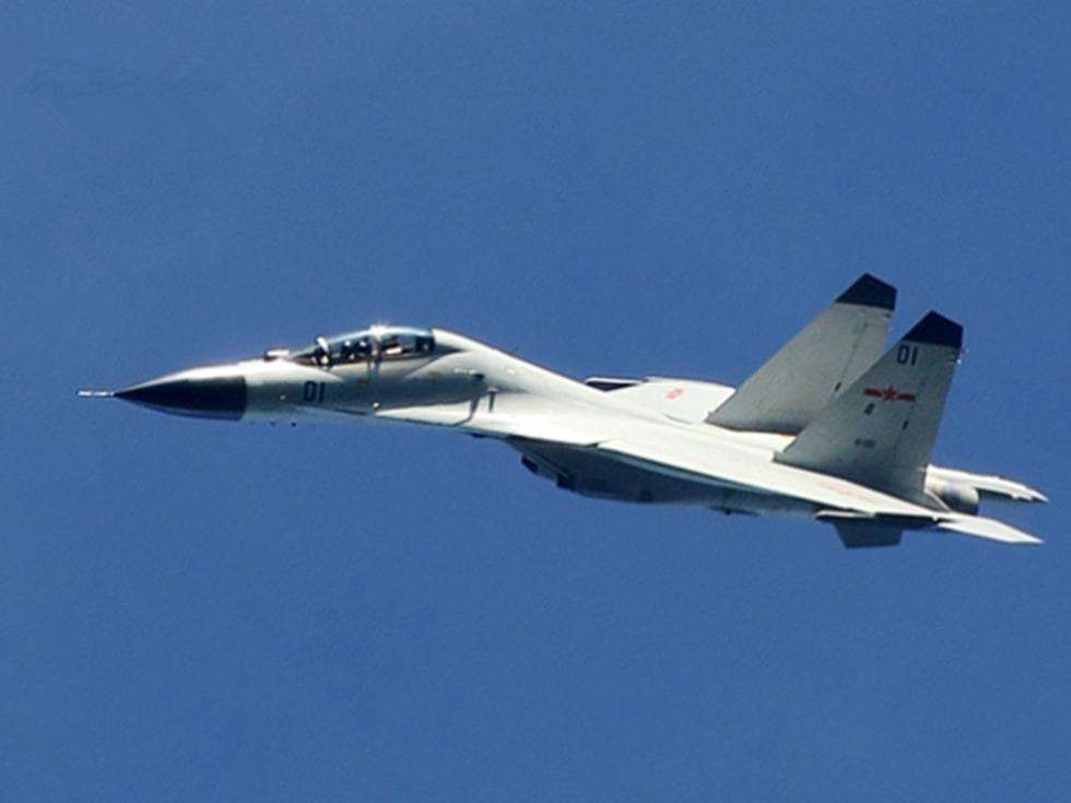 殲-11D戰(zhàn)斗機(jī)，中國(guó)空中力量的璀璨明珠，殲-11D戰(zhàn)斗機(jī)，中國(guó)空中力量的耀眼明珠