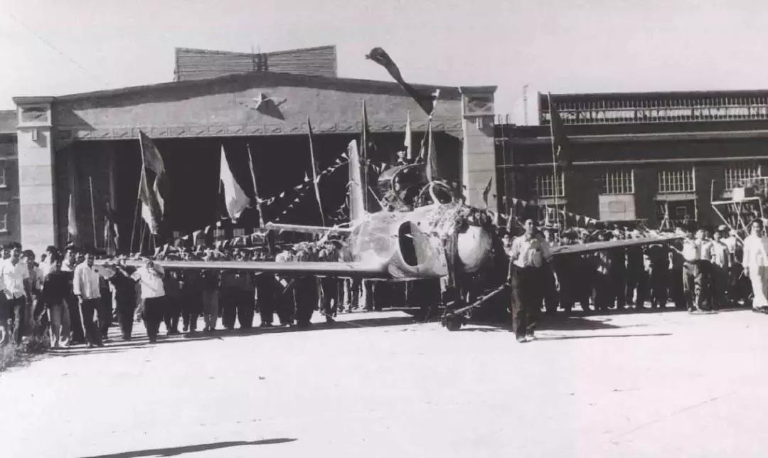 中國(guó)最可怕的戰(zhàn)機(jī)，殲-60的神秘面紗與視頻揭秘，揭秘中國(guó)頂尖戰(zhàn)機(jī)殲-60的神秘面紗與性能揭秘視頻